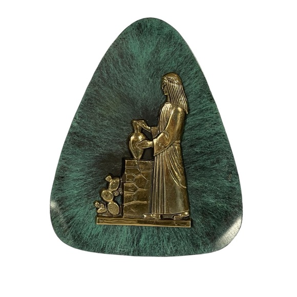 Vintage Dayagi Green Enamel Brass Made In Israel Woman At A Well Walled Art - Picture 1 of 14